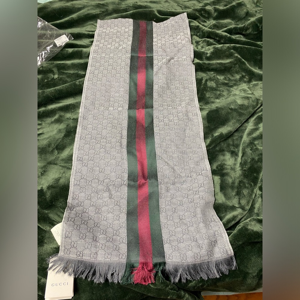 Gucci Men's Verbier Scarf Guccisima GG Pattern w/ Green and Red Stripe NWT